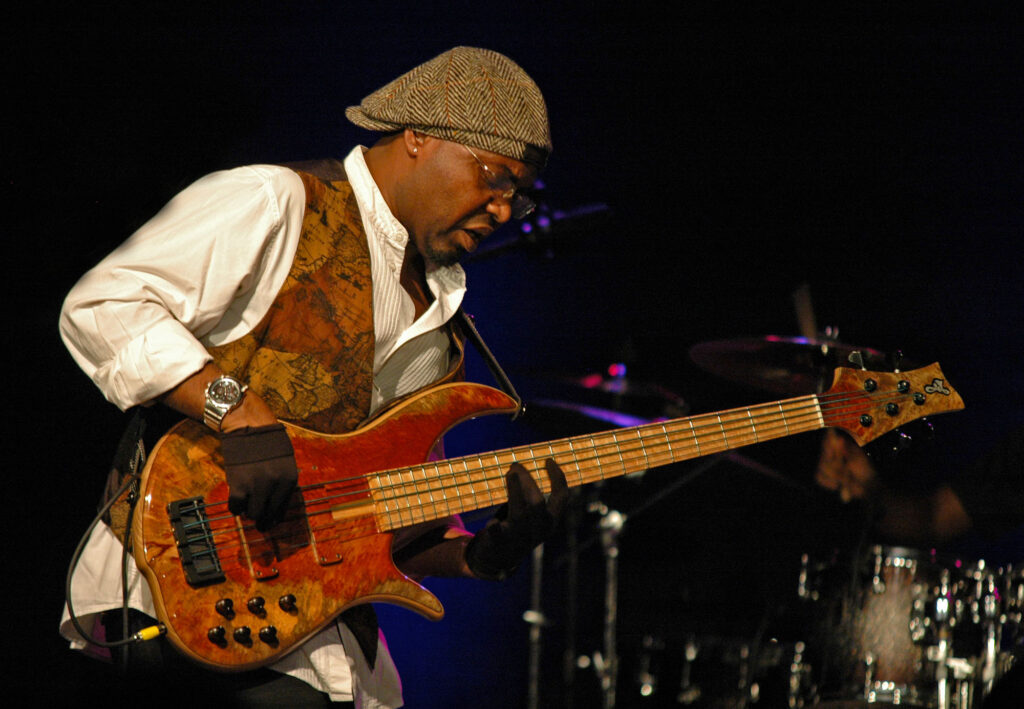 bassistes camerounais - Etienne M'Bappé